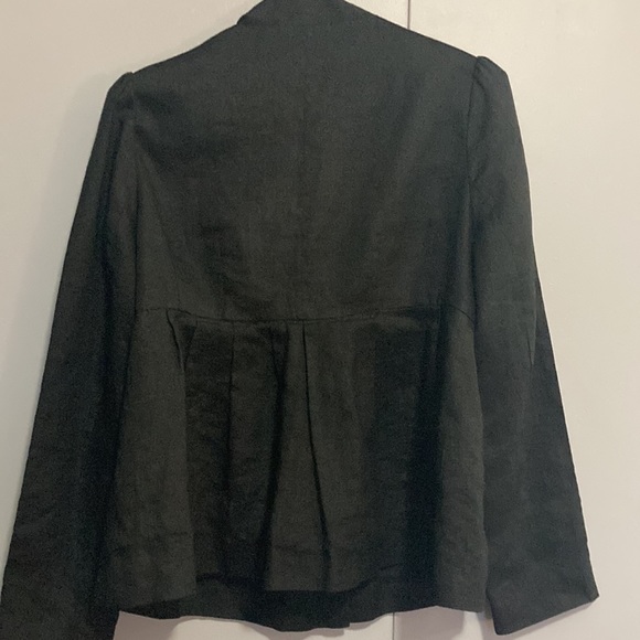 Anne Carson Linen Blazer - Picture 2 of 6